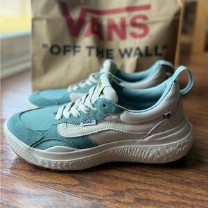 Ultra range MTE neo Vans size 8